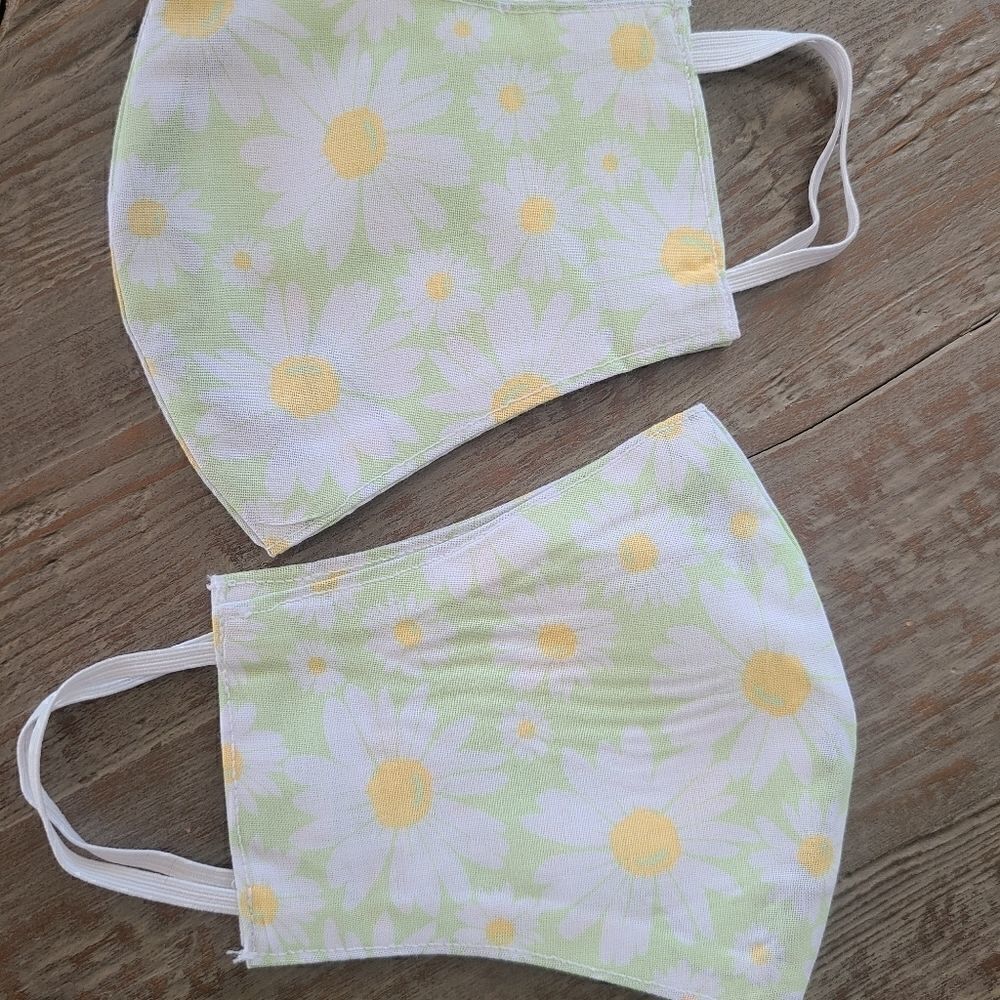 2 NEW Women's Daisy Face Masks